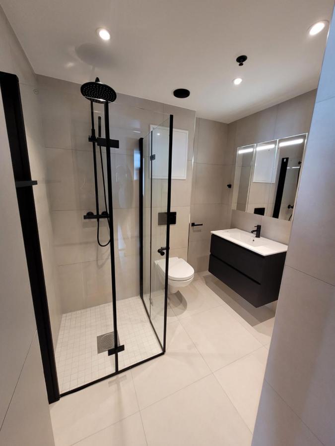 Single Elegant Room I Sentrum- Sea View Олесунн Екстер'єр фото